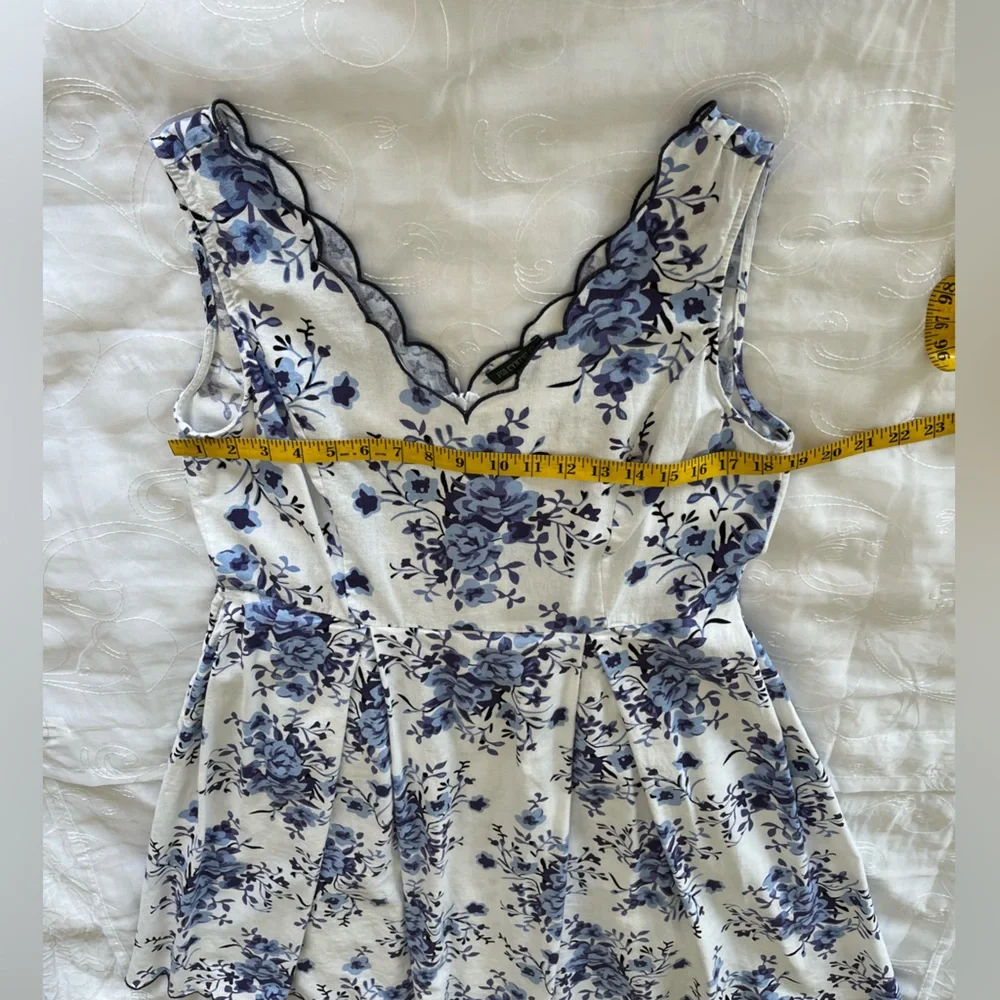 For Cynthia XL White w/Blue Floral Print Sleeveless MidAxi Dress - Picture 3 of 14